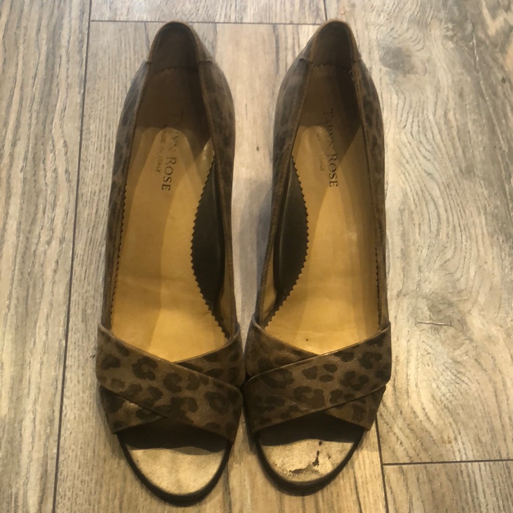 Taryn Rose  leopard print heels